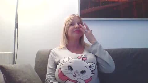 Marlyn online show from January 2025 11:45:02 PM