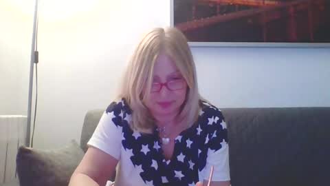 Marlyn online show from January 2025 03:39:02 PM