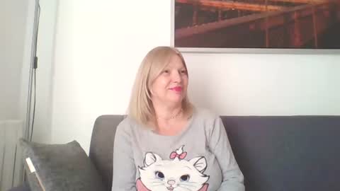 Marlyn online show from February 2025 02:57:02 PM