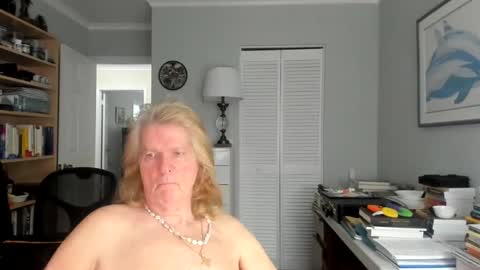 Snapshot of lovestylistwomen chatting on January 2025 03:10:01 PM Michael online show from January 2025 03:10:01 PM