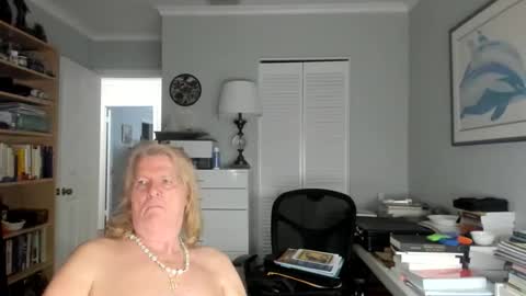 Snapshot of lovestylistwomen chatting on October 2025 03:09:02 AM Michael online show from October 2025 03:09:02 AM