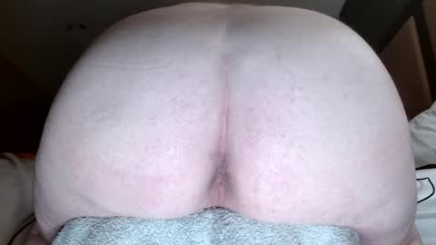 Snapshot of lovesurass2 chatting on January 2026 06:41:02 AM lovesurass2 online show from January 2026 06:41:02 AM