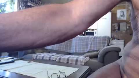 Snapshot of lovetobenaked10 chatting on September 2025 09:43:02 AM aaron online show from September 2025 09:43:02 AM