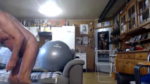 Snapshot of lovetobenaked10 chatting on November 2025 11:43:01 AM aaron online show from November 2025 11:43:01 AM