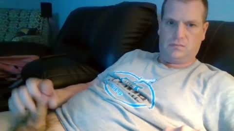 lovetocum37 online show from April 2026 02:28:01 AM