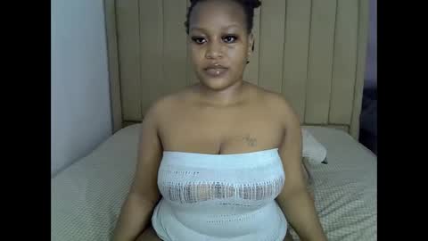Snapshot of loveydivah chatting on May 2026 07:05:02 AM loveydivah online show from May 2026 07:05:02 AM