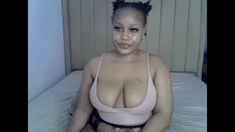 Snapshot of loveydivah chatting on June 2026 12:29:01 PM loveydivah online show from June 2026 12:29:01 PM