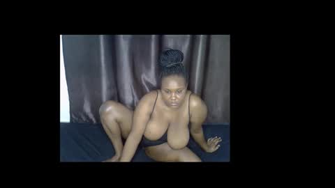 Snapshot of loveytiana chatting on December 2025 01:22:02 AM loveytiana online show from December 2025 01:22:02 AM