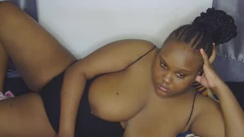 Snapshot of loveytiana chatting on April 2026 06:06:01 AM loveytiana online show from April 2026 06:06:01 AM