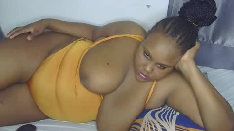 Snapshot of loveytiana chatting on April 2026 06:58:02 AM loveytiana online show from April 2026 06:58:02 AM