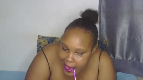 Snapshot of loveytiana chatting on May 2026 08:32:01 AM loveytiana online show from May 2026 08:32:01 AM