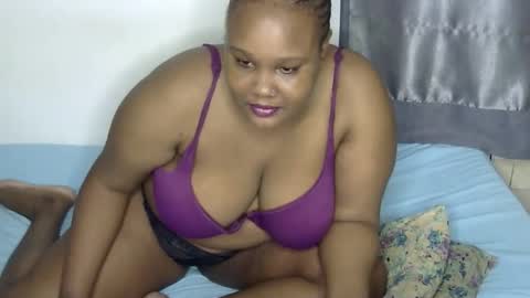 Snapshot of loveytiana chatting on June 2026 06:26:02 AM loveytiana online show from June 2026 06:26:02 AM