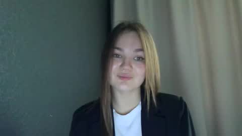 loviesimone online show from October 2025 08:12:01 AM