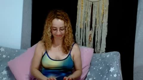 Snapshot of loving__lily chatting on February 2025 12:57:02 AM loving online show from February 2025 12:57:02 AM