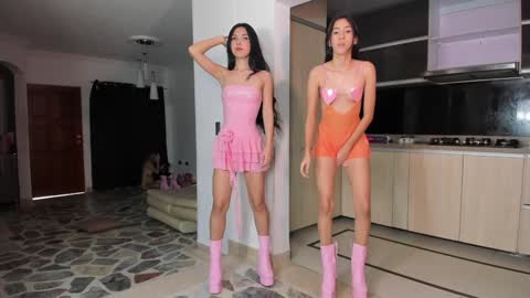 Leslie Emily and New girl Sophie online show from December 2024 04:04:01 PM