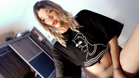 Snapshot of lovingmonaru969 chatting on October 2025 12:47:01 PM Lovingmonaru969 online show from October 2025 12:47:01 PM