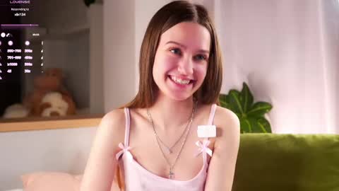 Snapshot of lowmenow chatting on June 2026 11:23:01 AM Amelia online show from June 2026 11:23:01 AM