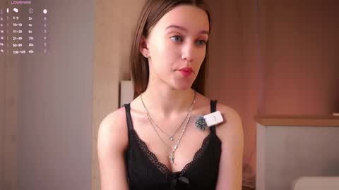 Snapshot of lowmenow chatting on June 2026 11:16:01 AM Amelia online show from June 2026 11:16:01 AM