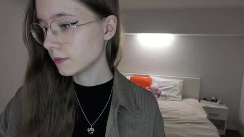 Karmell online show from December 2025 08:48:02 PM