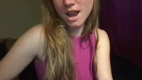 Snapshot of lozivelle chatting on September 2025 05:24:01 PM lozivelle online show from September 2025 05:24:01 PM