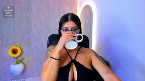 Luana online show from November 2025 12:04:01 PM