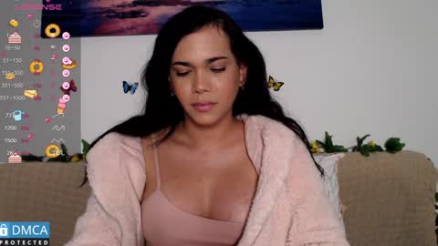 luara_ online show from January 2025 05:15:02 PM