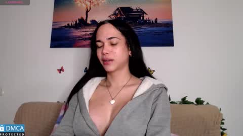 luara_ online show from January 2026 03:36:01 PM