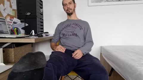 Snapshot of lubik044 chatting on February 2026 12:11:01 PM lubik044 online show from February 2026 12:11:01 PM