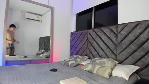 Luca Ferrer online show from January 2025 03:07:01 AM