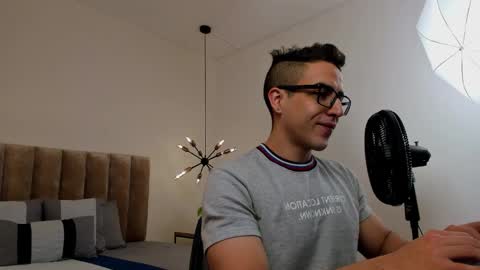 luca_morettii online show from September 2025 12:16:01 PM