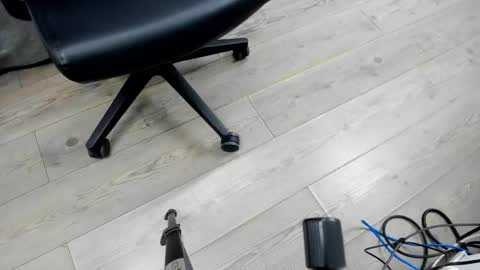 luca_morettii online show from October 2025 12:14:01 PM