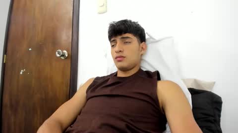 lucacosta19 online show from February 2026 01:43:01 PM