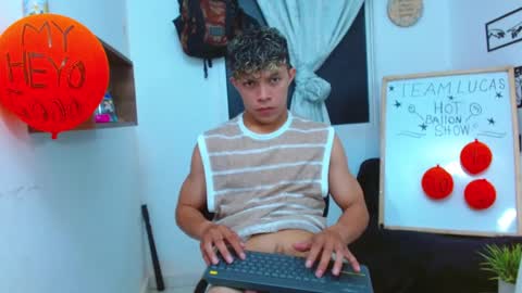 Lucas Luxx online show from November 2025 02:31:02 PM