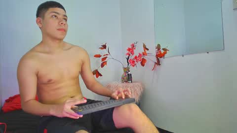 LUCAS TORREZ online show from December 2025 04:10:01 AM