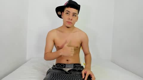 LUCAS TORREZ online show from April 2026 12:53:01 AM