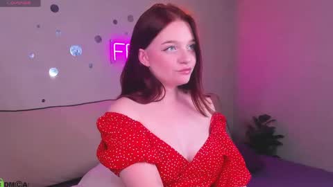 Snapshot of luccy_mullinss chatting on June 2026 05:06:01 PM Gloria online show from June 2026 05:06:01 PM
