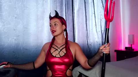 Snapshot of luccycollins_ chatting on May 2026 02:46:02 PM Luccy online show from May 2026 02:46:02 PM