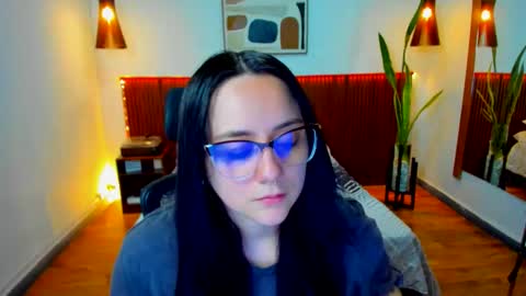 Luci Evans online show from November 2025 08:57:01 PM