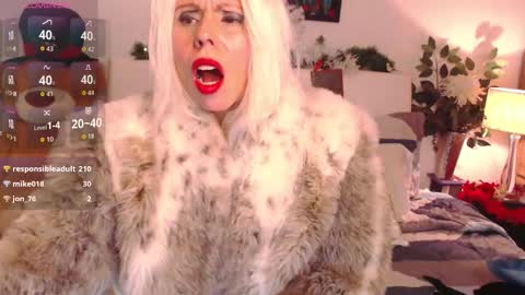 Luci Evans online show from November 2025 07:07:01 AM