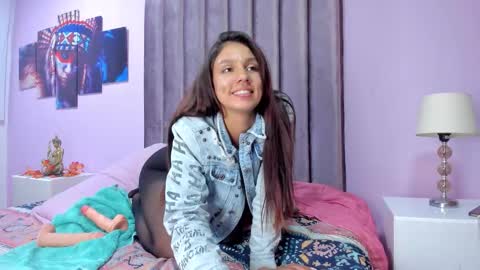 Snapshot of luci_ramirez chatting on November 2025 04:01:02 AM Luciana Ramirez Sofia Collins online show from November 2025 04:01:02 AM