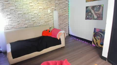 Luci online show from March 2025 09:16:01 AM