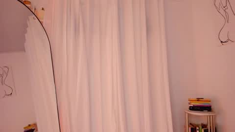 Snapshot of lucia_lee_ chatting on January 2025 08:57:02 PM Lucia online show from January 2025 08:57:02 PM