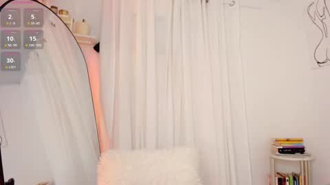 Snapshot of lucia_lee_ chatting on January 2025 06:20:02 PM Lucia online show from January 2025 06:20:02 PM