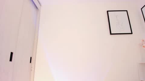 Snapshot of lucia_lee_ chatting on September 2025 09:39:02 PM Lucia online show from September 2025 09:39:02 PM