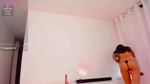 Snapshot of lucia_lee_ chatting on October 2025 06:53:01 PM Lucia online show from October 2025 06:53:01 PM