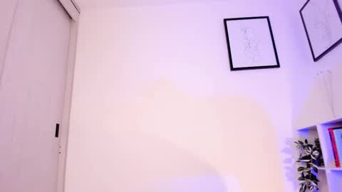 Snapshot of lucia_lee_ chatting on November 2025 10:03:02 PM Lucia online show from November 2025 10:03:02 PM