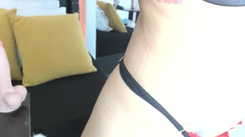 Snapshot of lucia_rios chatting on November 2025 07:05:01 PM Lucia online show from November 2025 07:05:01 PM