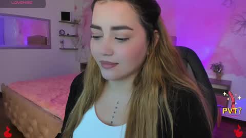 lucia star  online show from February 2025 02:45:01 AM