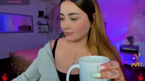 lucia star  online show from February 2025 05:35:01 AM