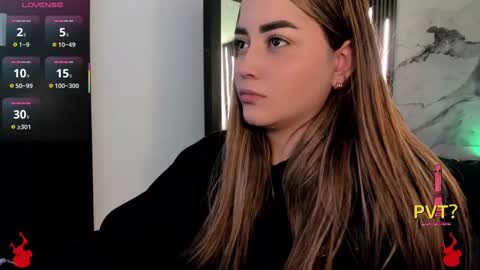 lucia star  online show from September 2025 06:52:02 PM